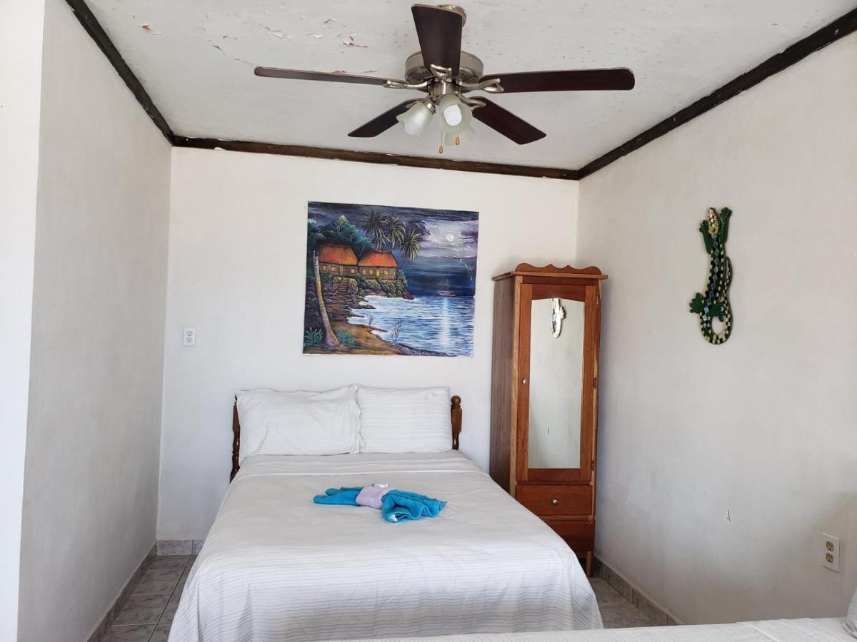 Beach Side Condos Caye Caulker By Ccvh Exterior photo